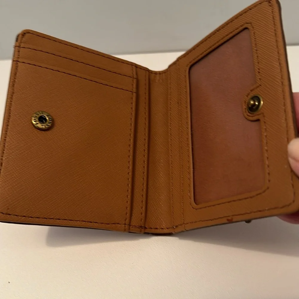 FOSSIL SMALL BIFOLD TAN/SADDLE